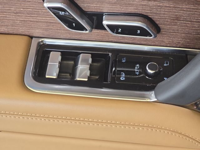 Certified 2025 Land Rover Range Rover SE AWD/4WD image 29