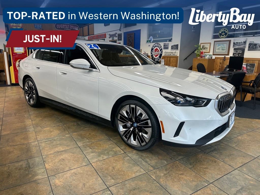 Used 2024 BMW i5 eDrive40i w/ Premium Package image 4