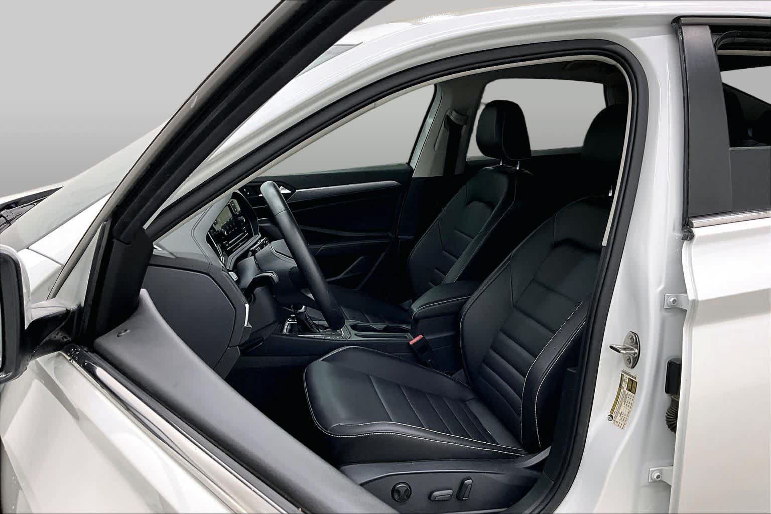 Used 2022 Volkswagen Jetta SE FWD image 7