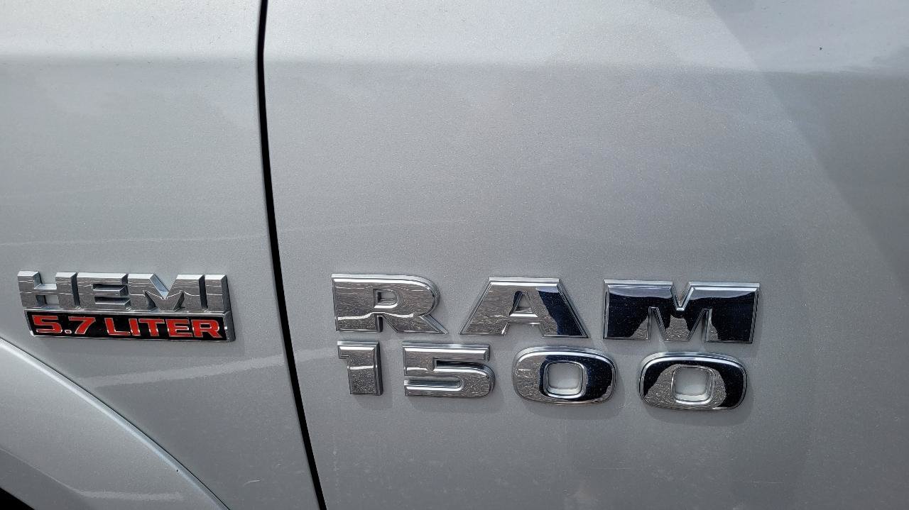 Used 2017 RAM 1500 Laramie AWD/4WD image 10