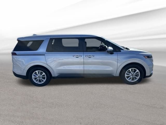 Used 2022 Kia Carnival LX image 10