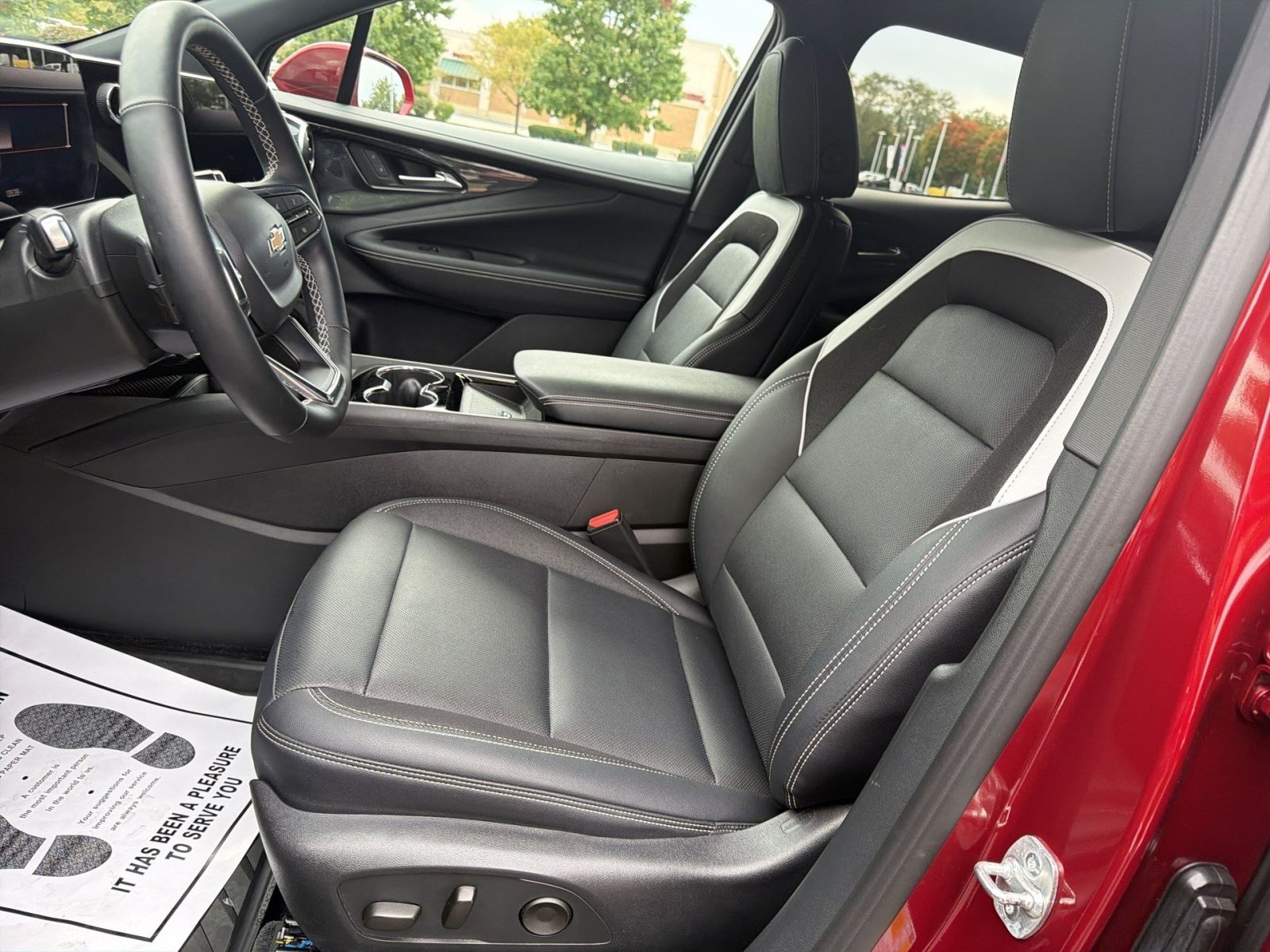 Used 2025 Chevrolet Blazer EV LT AWD/4WD image 12