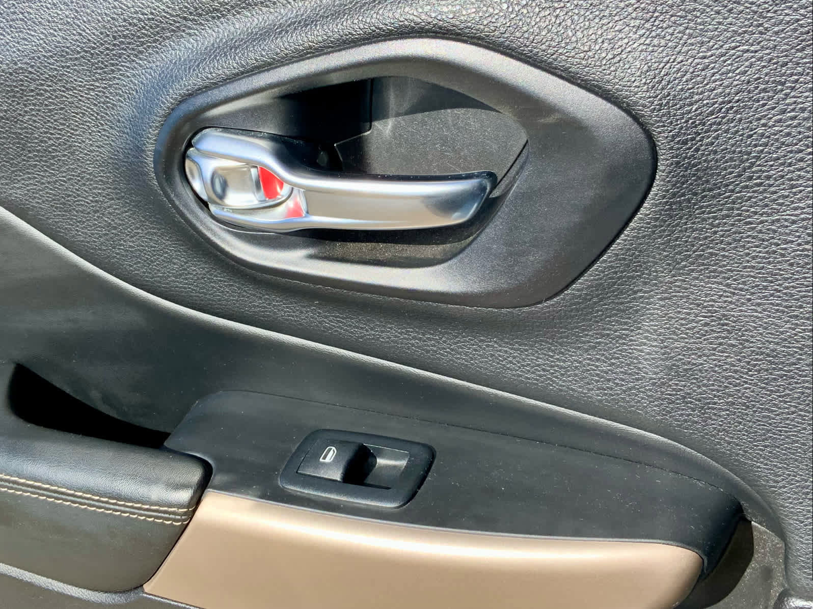 Used 2018 Jeep Cherokee Limited image 51