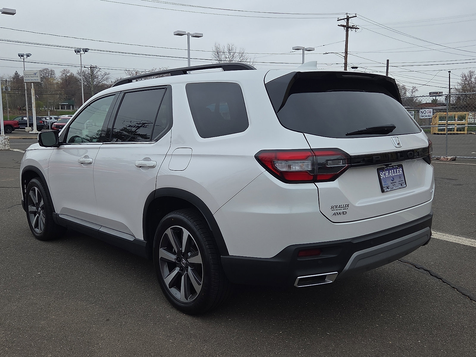 Used 2025 Honda Pilot Elite image 4
