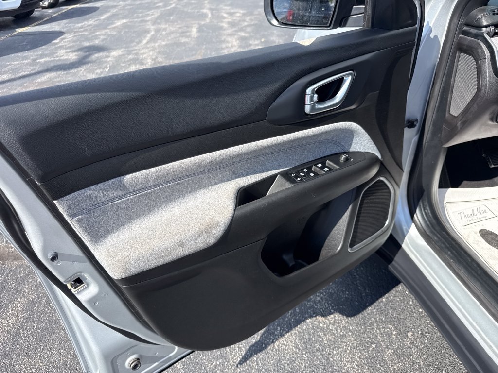 Used 2024 Jeep Compass Latitude AWD/4WD image 22