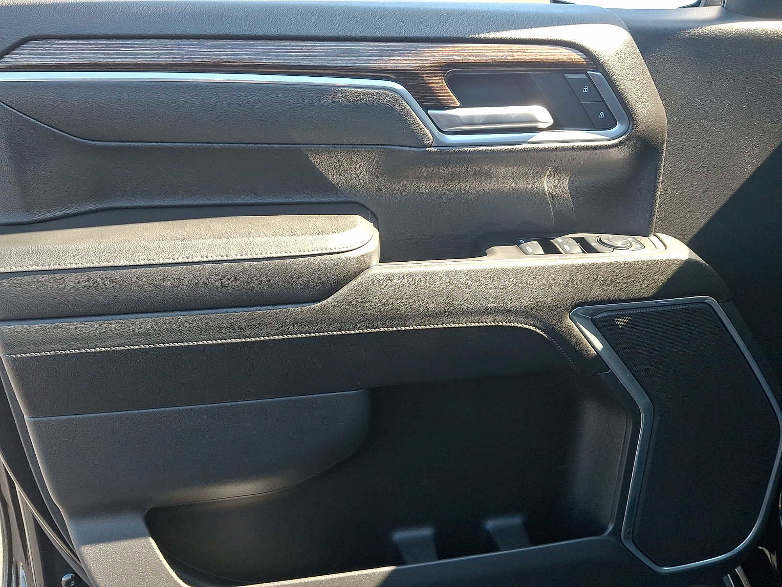 Certified 2025 GMC Sierra 1500 Elevation AWD/4WD image 10