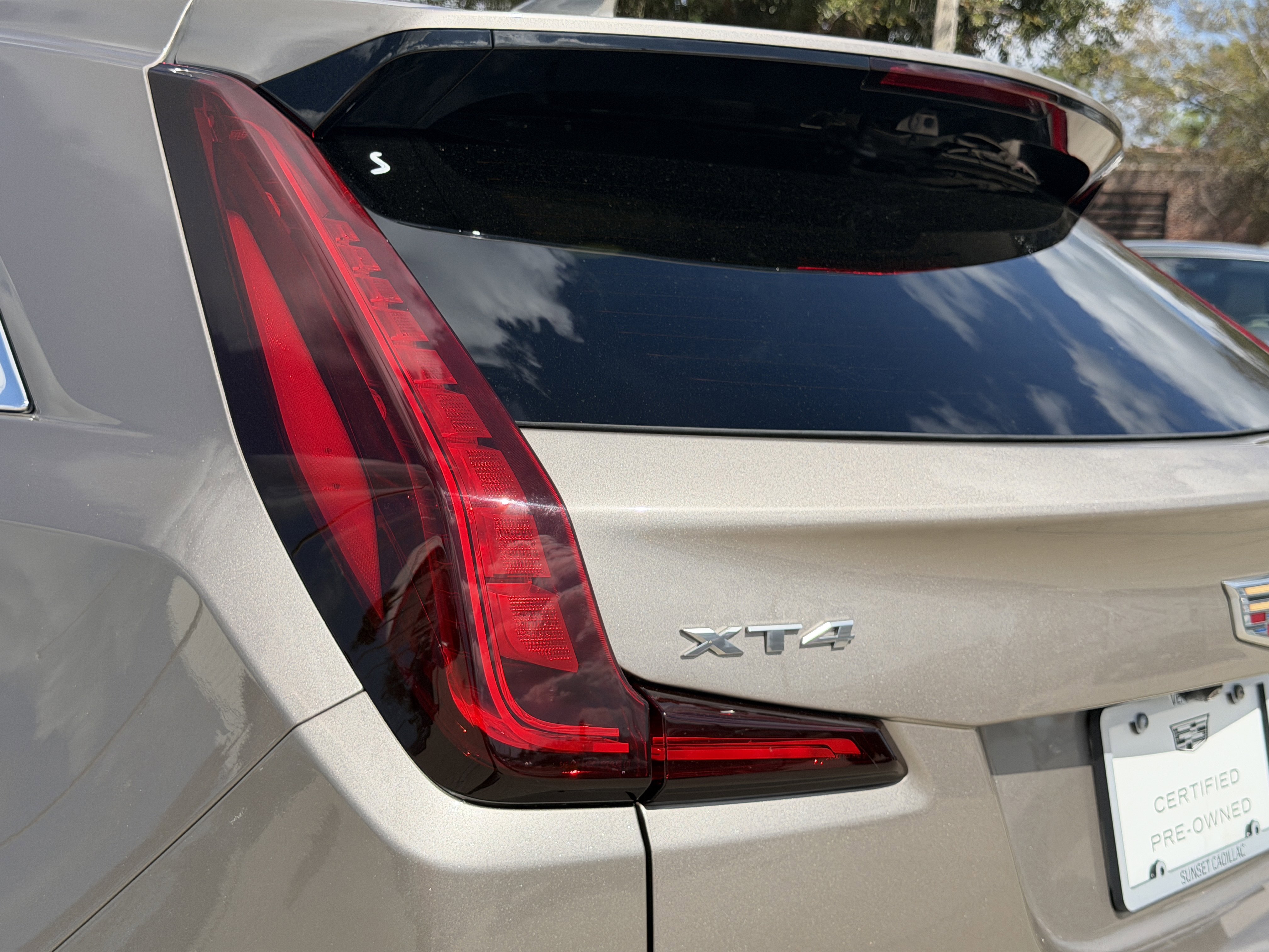 Certified 2023 Cadillac XT4 Premium Luxury w/ Enhanced Visibility Package image 9