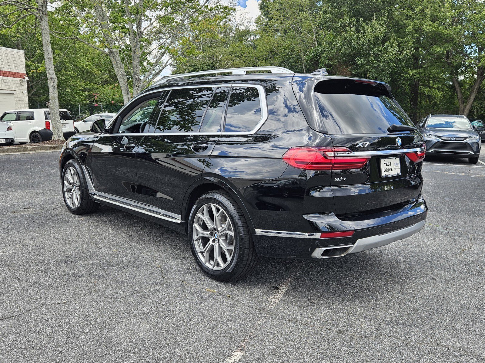 Used 2020 BMW X7 xDrive40i w/ Luxury Seating Package AWD/4WD image 7