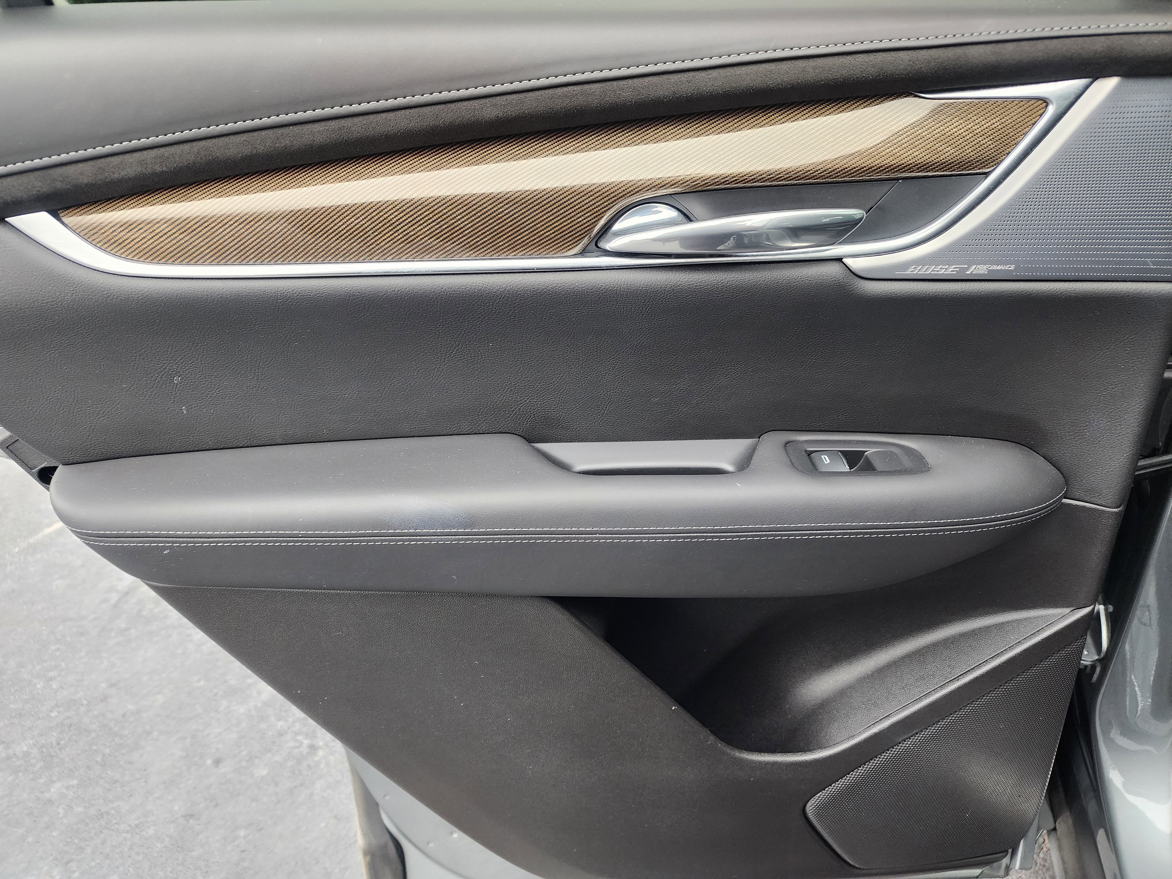 Used 2023 Cadillac XT6 Sport w/ Platinum Package image 19