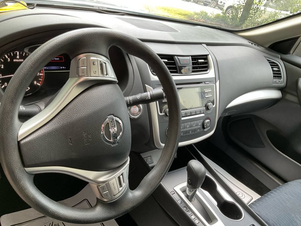 Used 2017 Nissan Altima 2.5 S w/ Power Driver Seat Package FWD image 15
