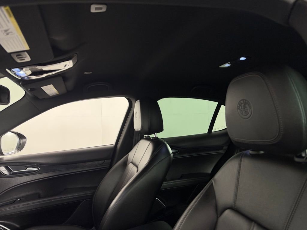 Used 2023 Alfa Romeo Stelvio Sprint image 24