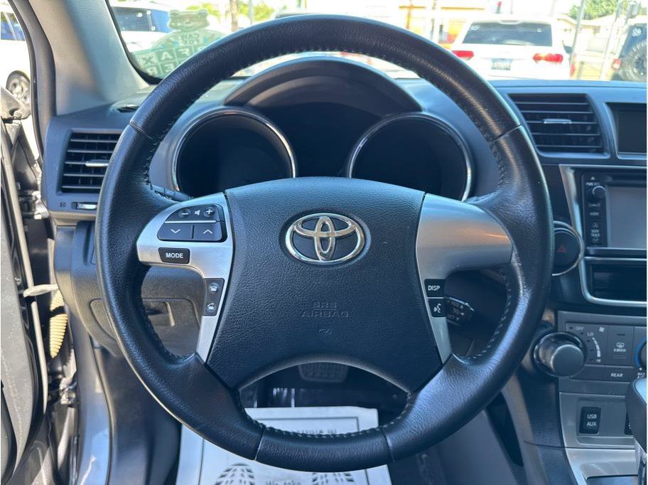 Used 2013 Toyota Highlander SE AWD/4WD image 27