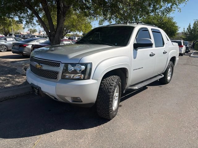 Used 2011 Chevrolet Avalanche LT w/ Suspension Package, Off-Road AWD/4WD image 4