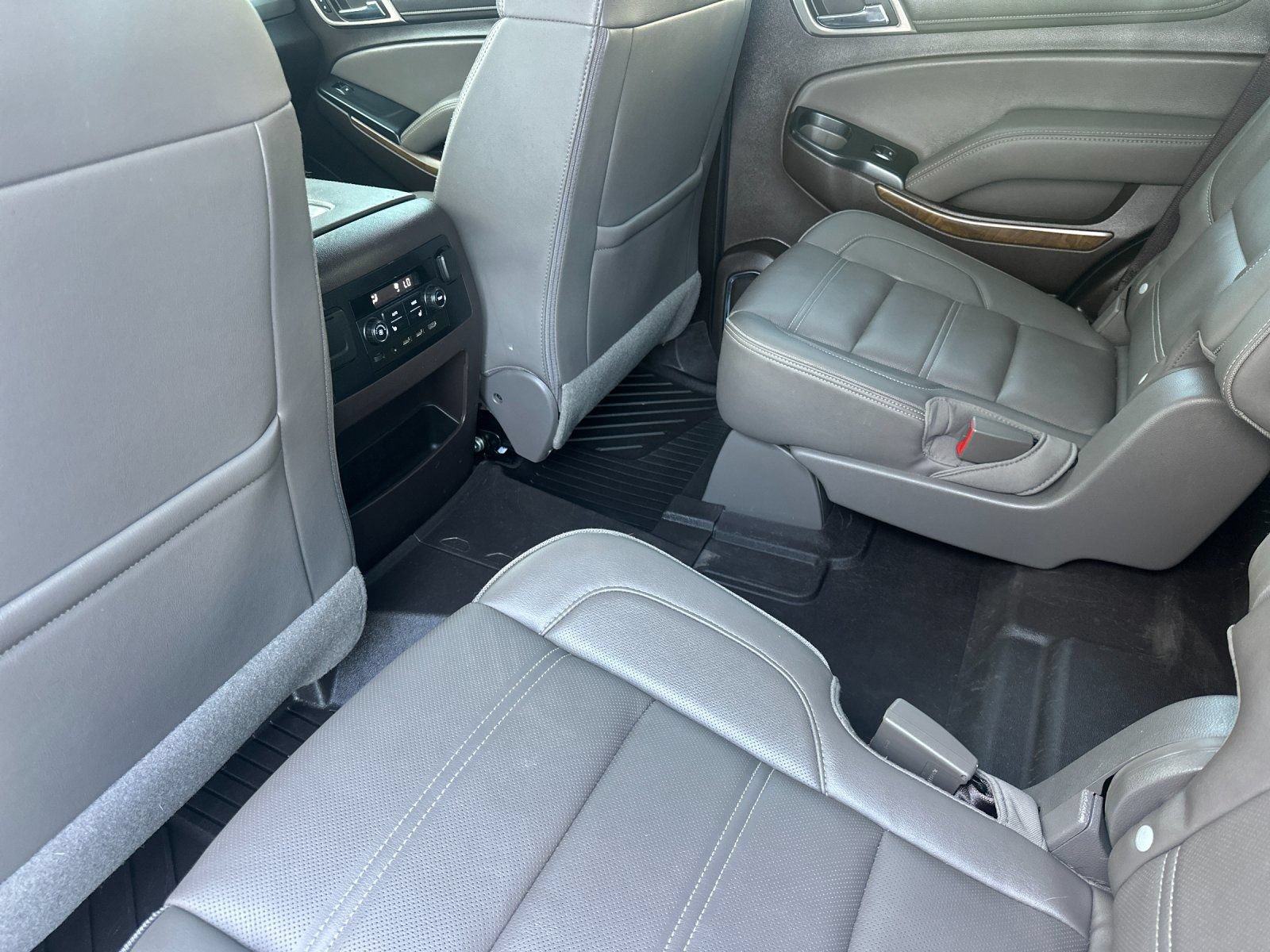 Used 2020 GMC Yukon Denali w/ Denali Ultimate Package AWD/4WD image 13