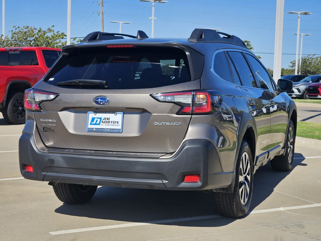 Used 2024 Subaru Outback Premium AWD/4WD image 7