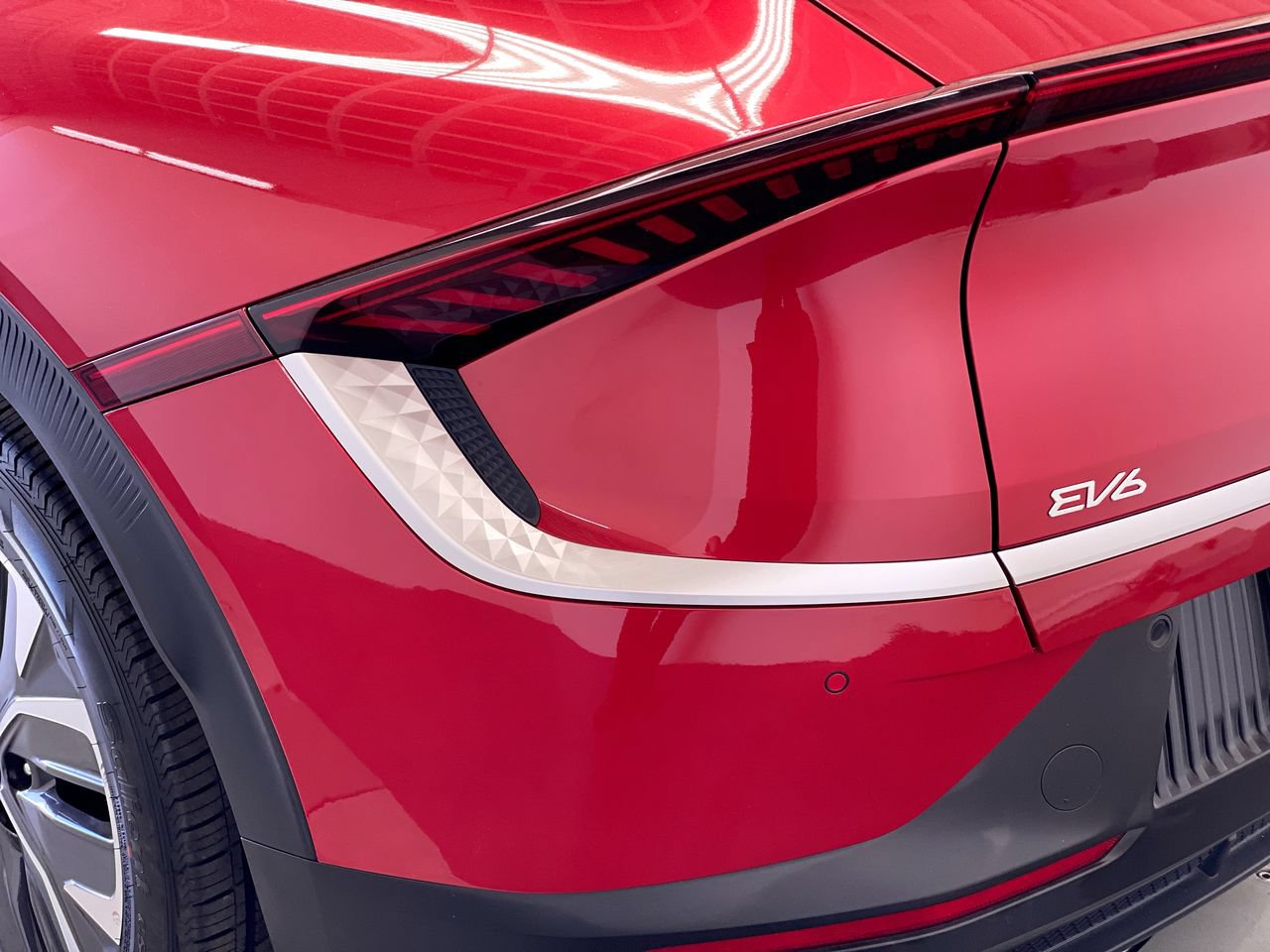 Certified 2024 Kia EV6 Light AWD/4WD image 9