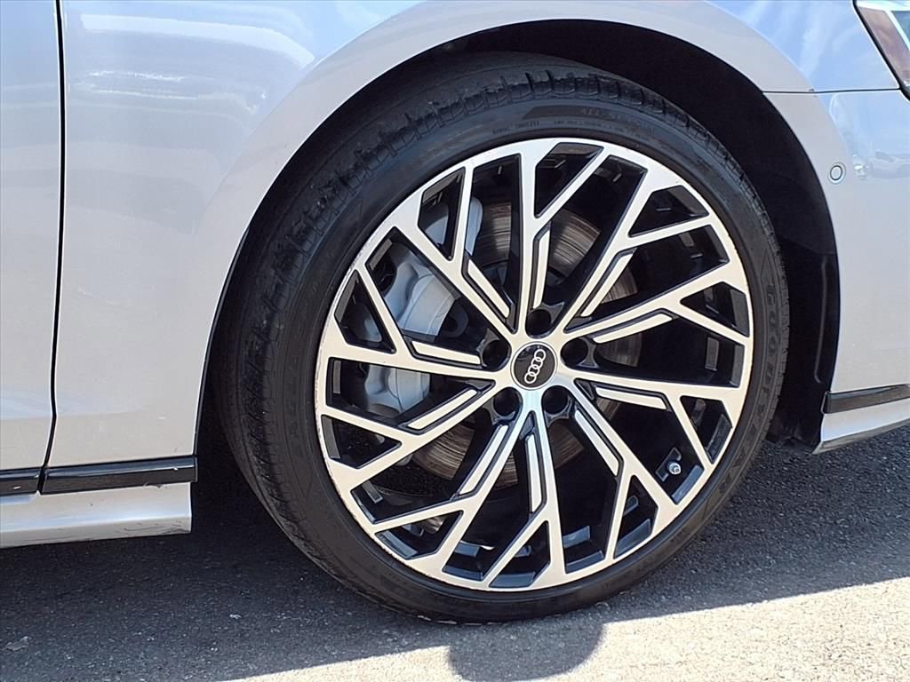 Used 2022 Audi A8 L 3.0T w/ Executive Package image 9