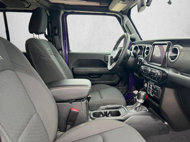 Used 2023 Jeep Wrangler Unlimited Sahara w/ Cold Weather Group AWD/4WD image 25