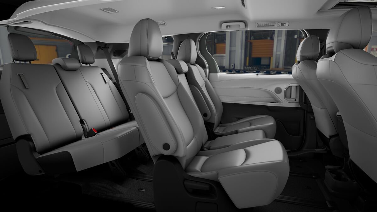 New 2026 Toyota Sienna XLE image 21
