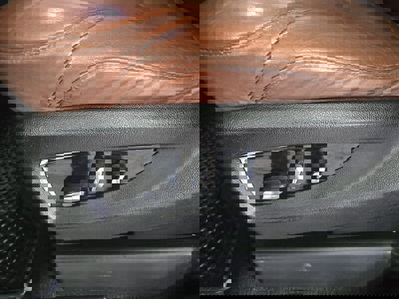 Used 2016 Cadillac Escalade ESV Luxury image 22