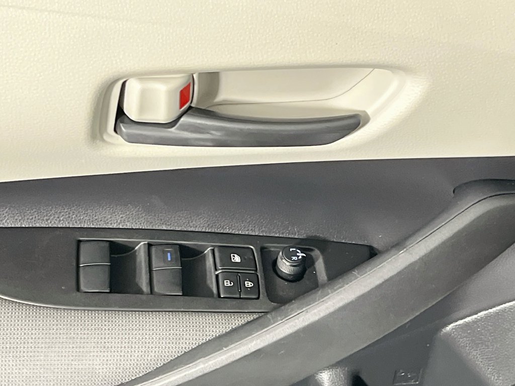 Used 2022 Toyota Corolla LE FWD image 14