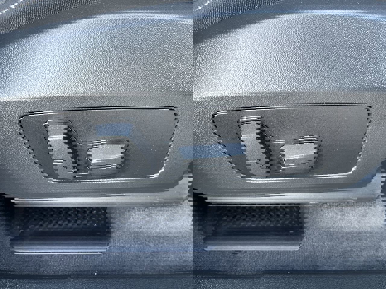 Certified 2023 BMW X1 xDrive28i w/ Premium Package image 38