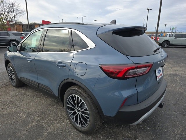 New 2026 Ford Escape SE w/ Class II Trailer Tow Package image 3