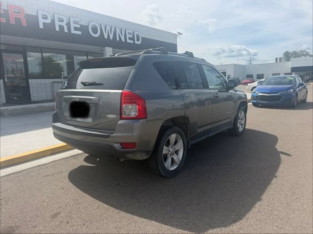 Used 2013 Jeep Compass Latitude FWD image 7