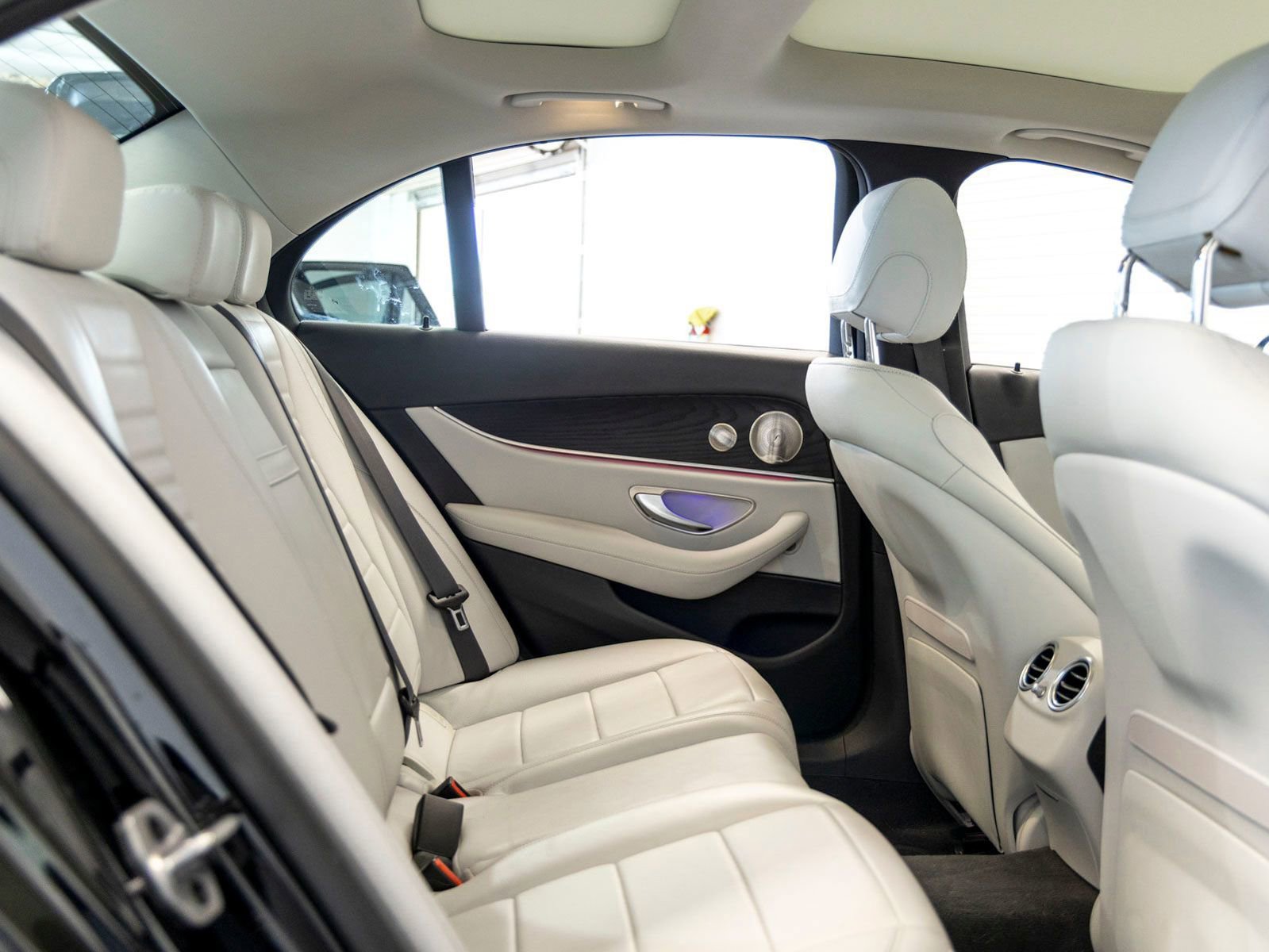 Used 2022 Mercedes-Benz E 450 4MATIC Sedan image 25