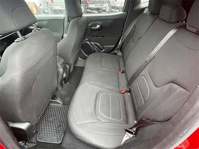 Used 2020 Jeep Renegade Latitude w/ Cold Weather Group image 10