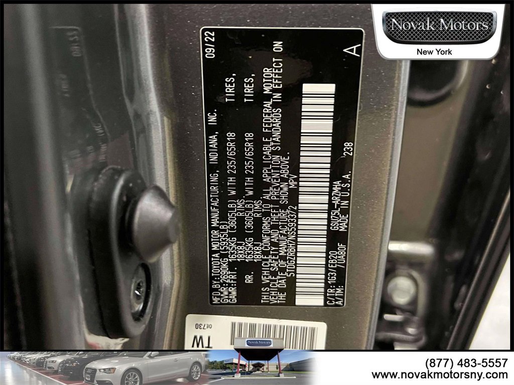 Used 2022 Toyota Highlander XLE image 21