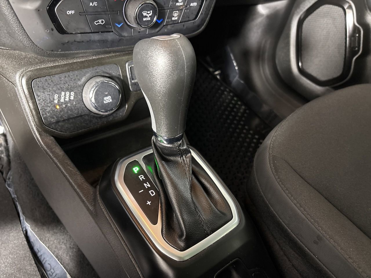 Used 2023 Jeep Renegade Altitude w/ Sun/Sound Group image 18