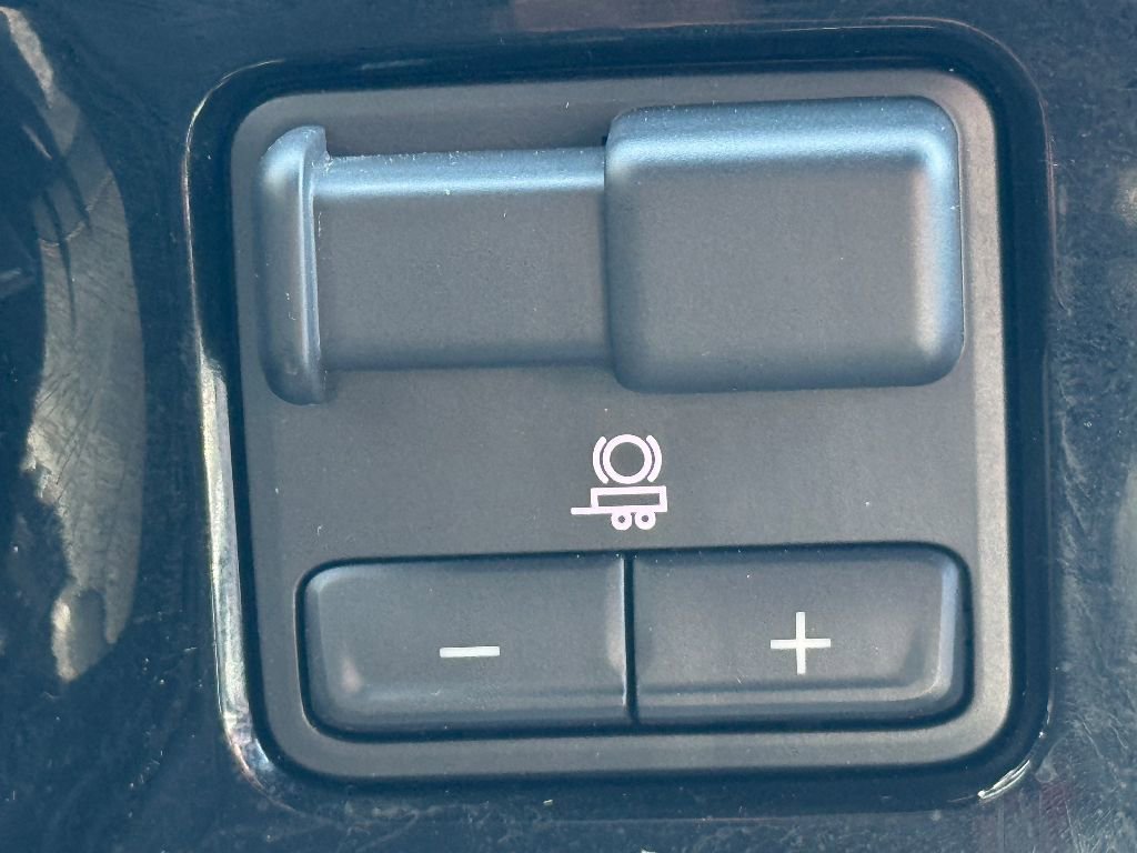 Used 2025 Chevrolet Silverado 1500 High Country image 8