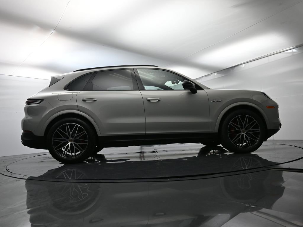 Certified 2025 Porsche Cayenne S image 55