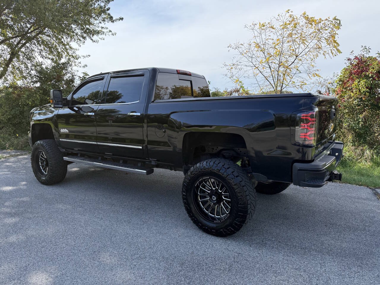 Used 2017 Chevrolet Silverado 2500 High Country w/ Duramax Plus Package AWD/4WD image 3
