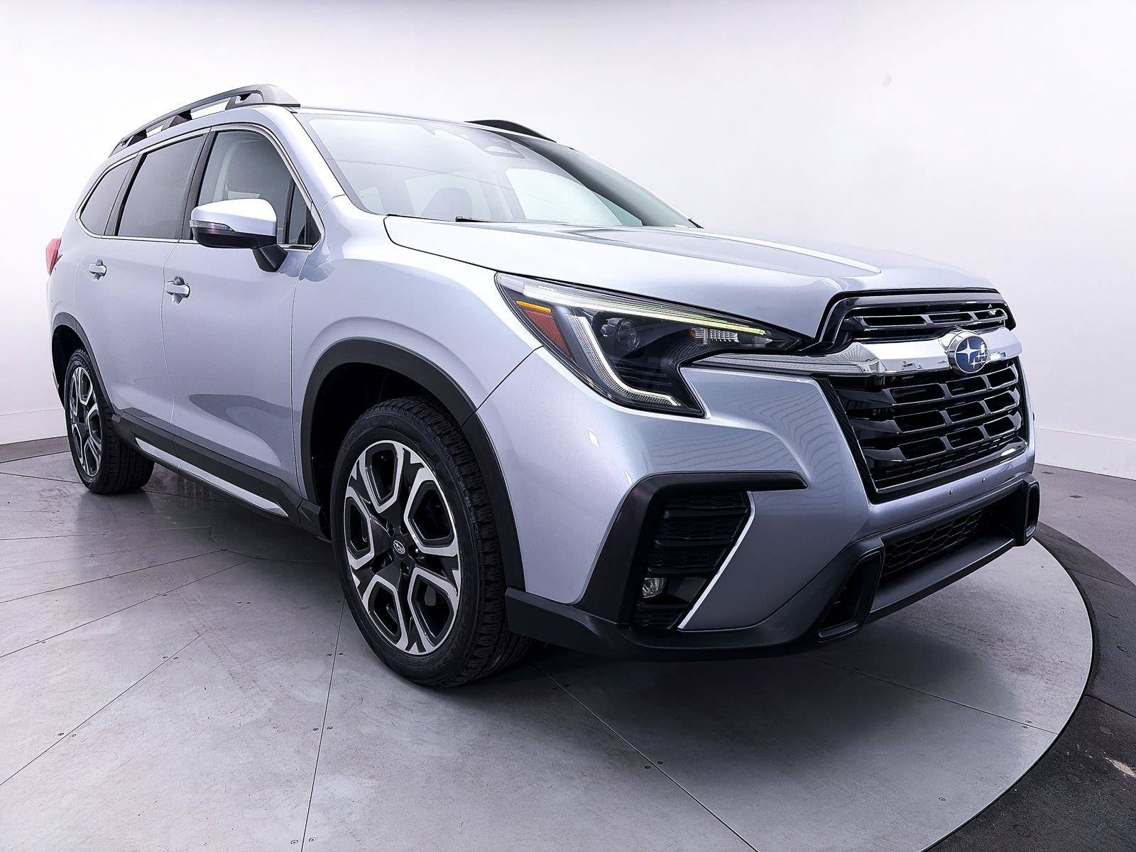 Used 2023 Subaru Ascent Limited AWD/4WD image 10