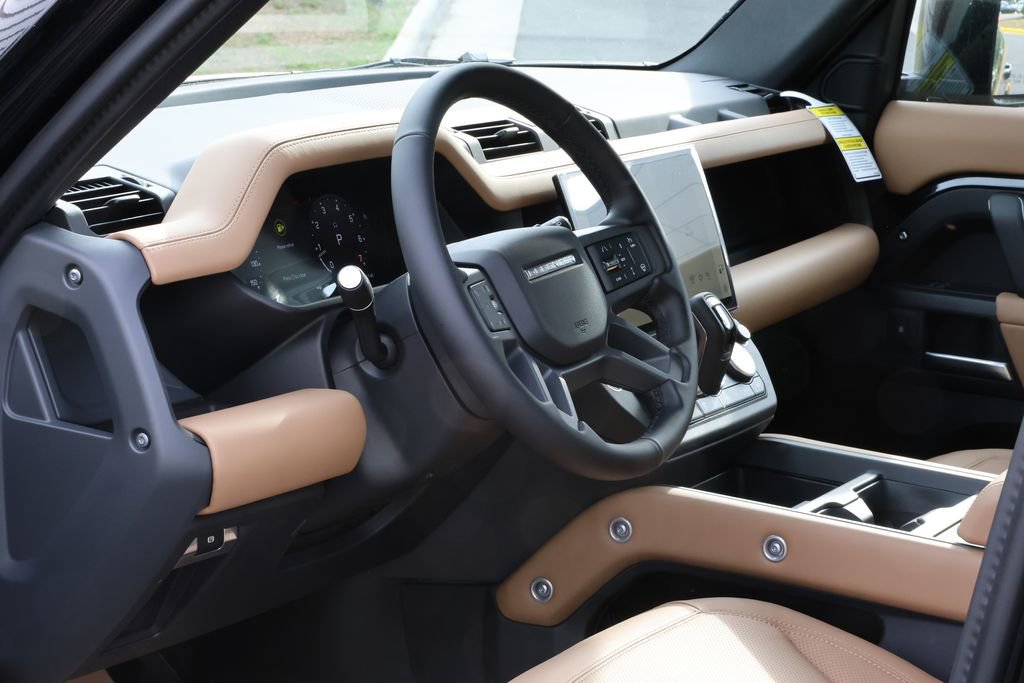 New 2026 Land Rover Defender 110 X-Dynamic SE AWD/4WD image 14