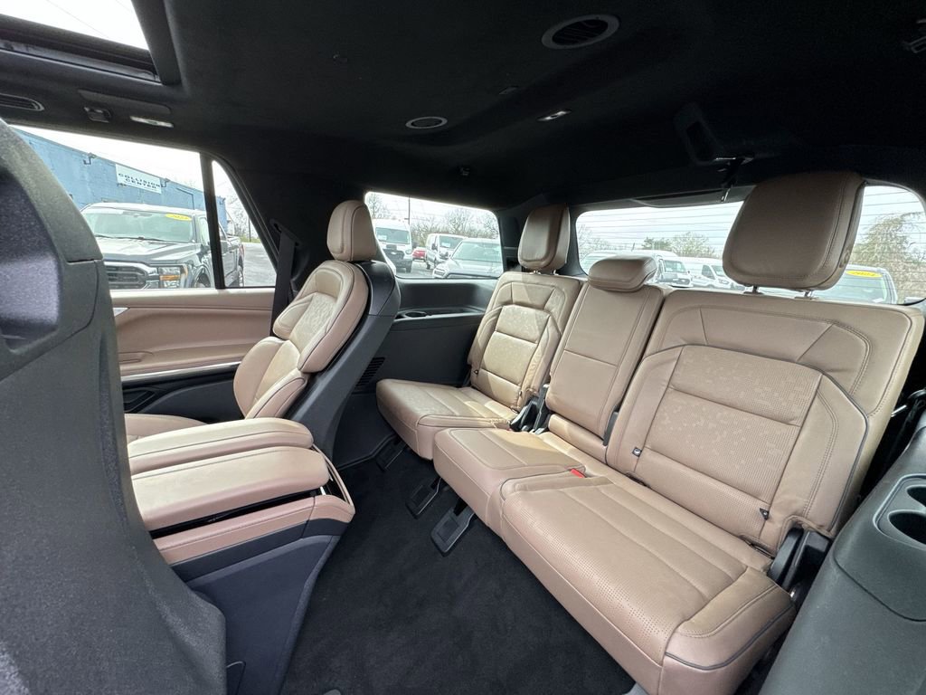 Used 2025 Lincoln Navigator Black Label image 24