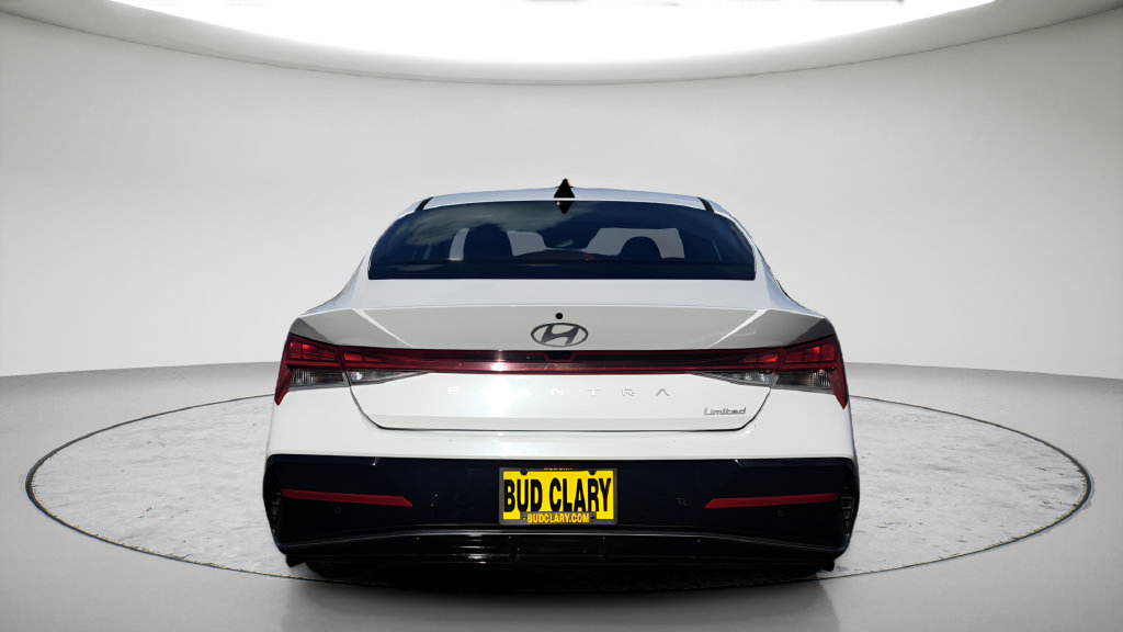 Used 2024 Hyundai Elantra Limited FWD image 16