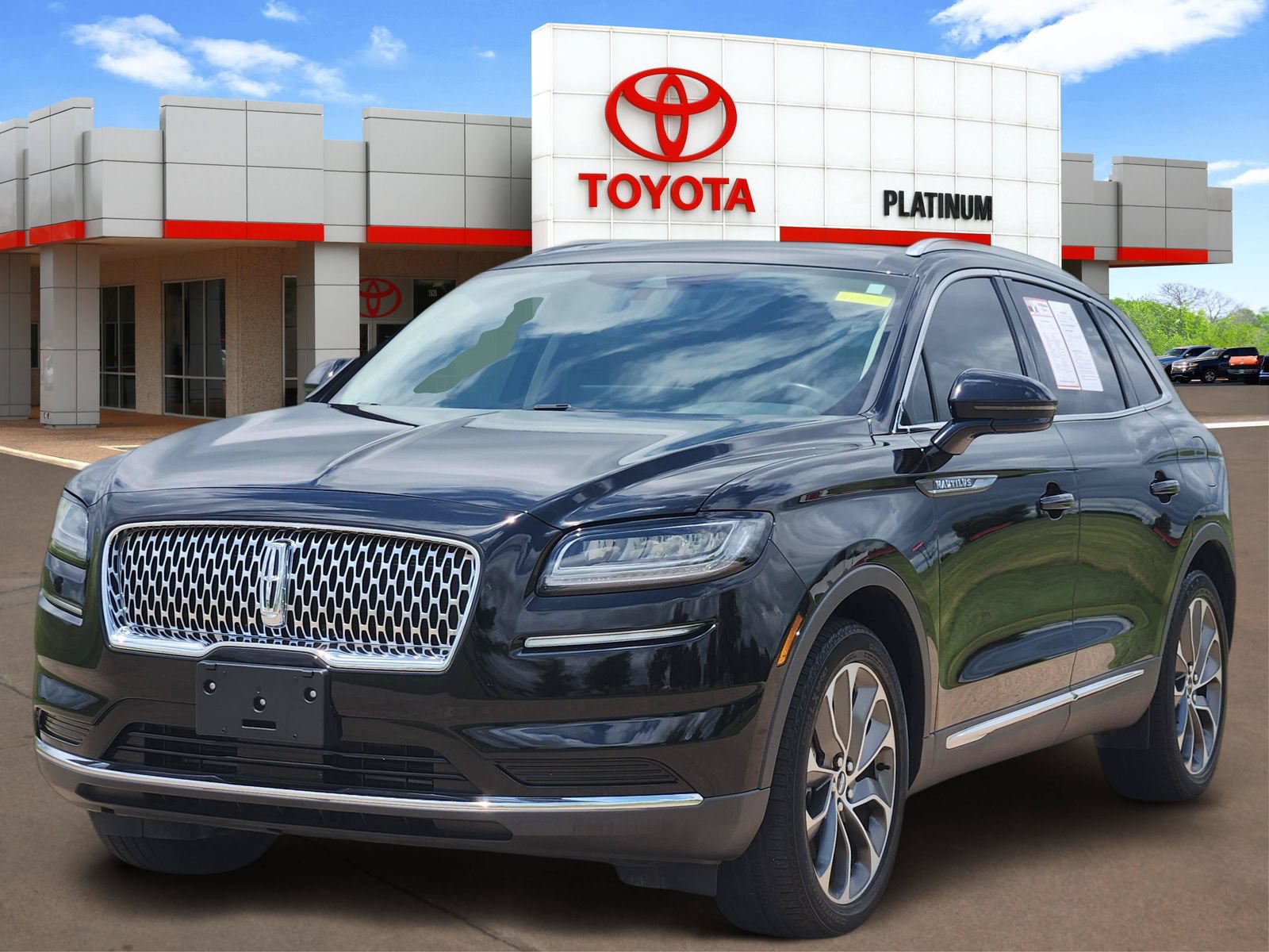 Used 2023 Lincoln Nautilus Reserve w/ Luxury Package AWD/4WD video 2