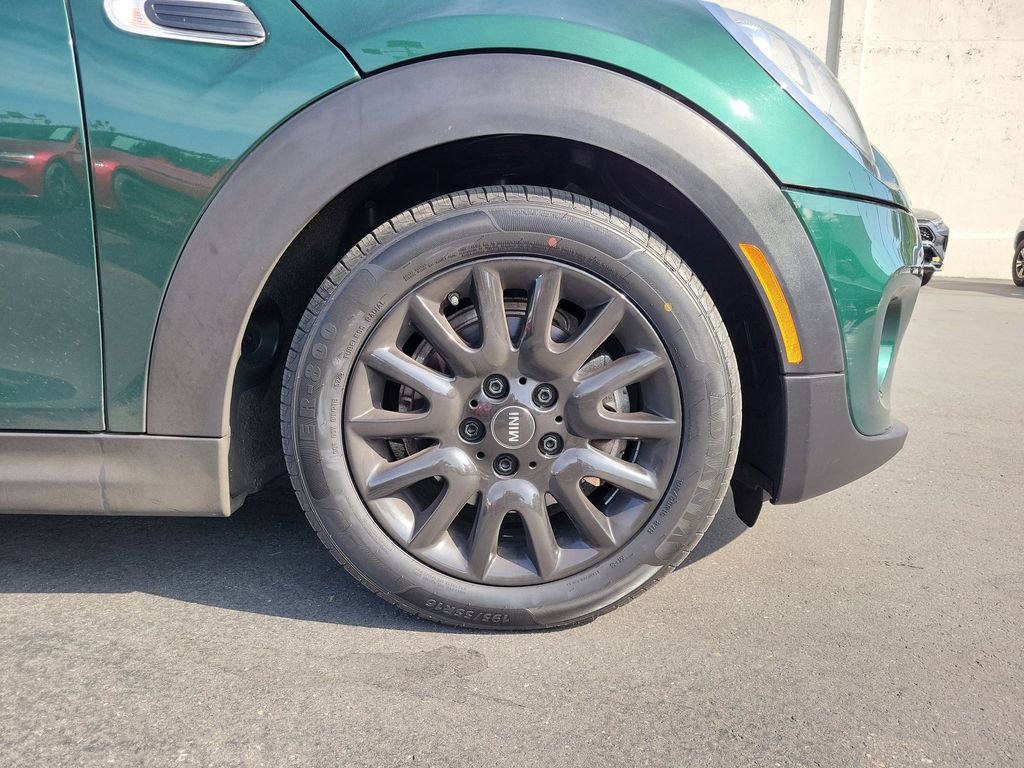 Used 2018 MINI Cooper 2-Door Hardtop image 6