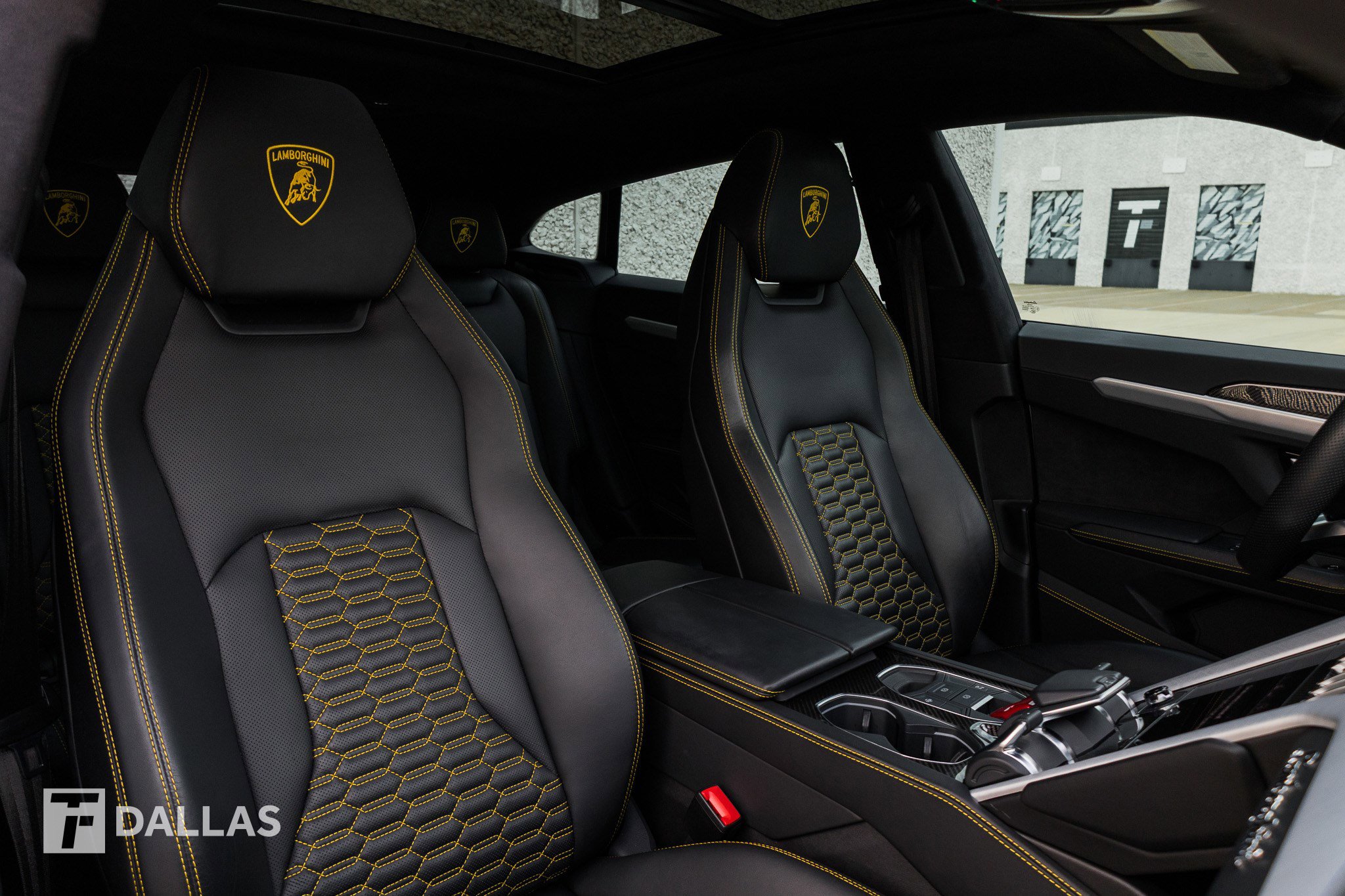 Used 2020 Lamborghini Urus image 45