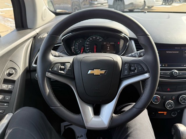 Used 2022 Chevrolet Trax LT w/ LT Convenience Package image 19