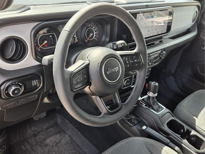 Used 2025 Jeep Wrangler Unlimited Sport AWD/4WD image 12