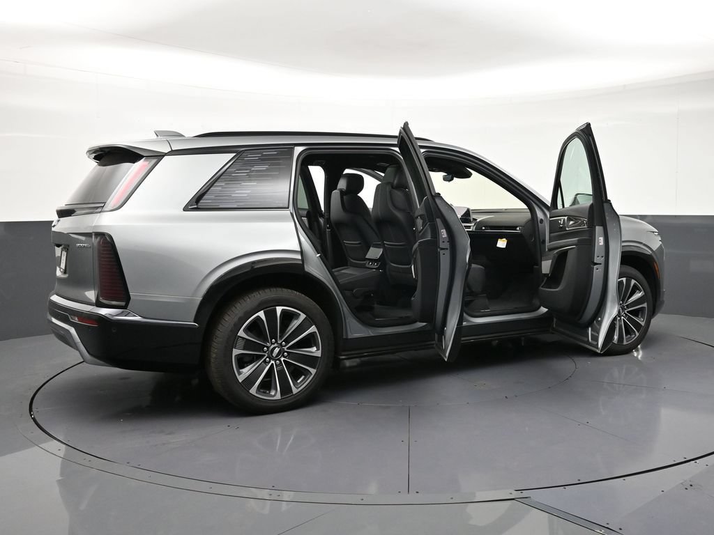 Used 2026 Cadillac Vistiq Luxury w/ LPO, Floor Liner Package AWD/4WD image 32