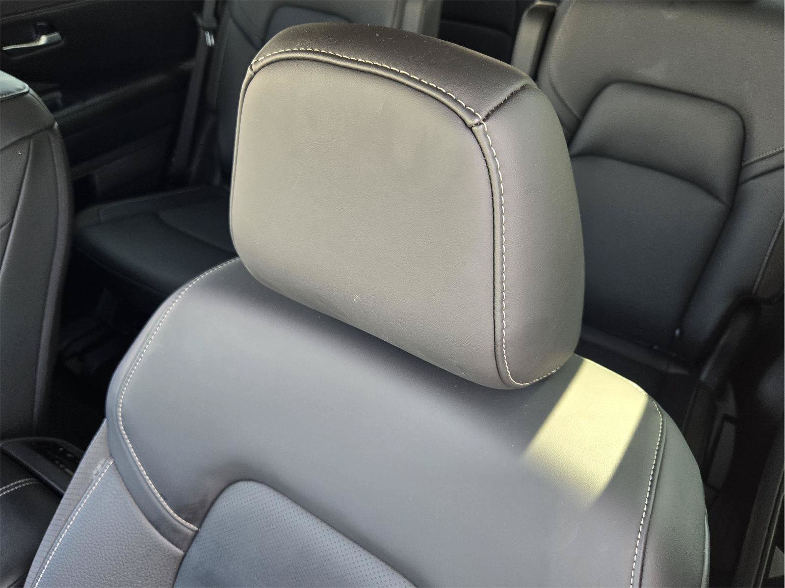 Used 2026 Nissan Pathfinder SL w/ SL Premium Package FWD image 22