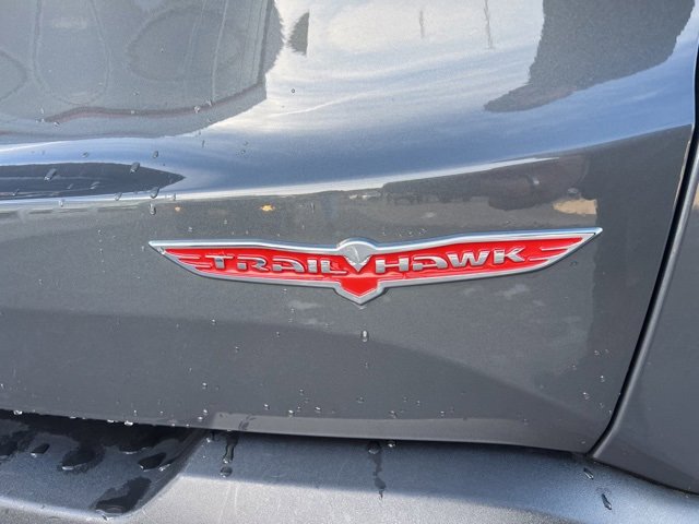 Used 2022 Jeep Renegade Trailhawk image 9