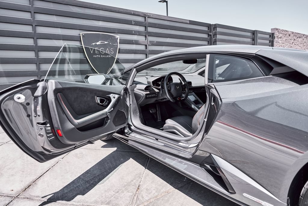 Used 2021 Lamborghini Huracan EVO RWD image 35