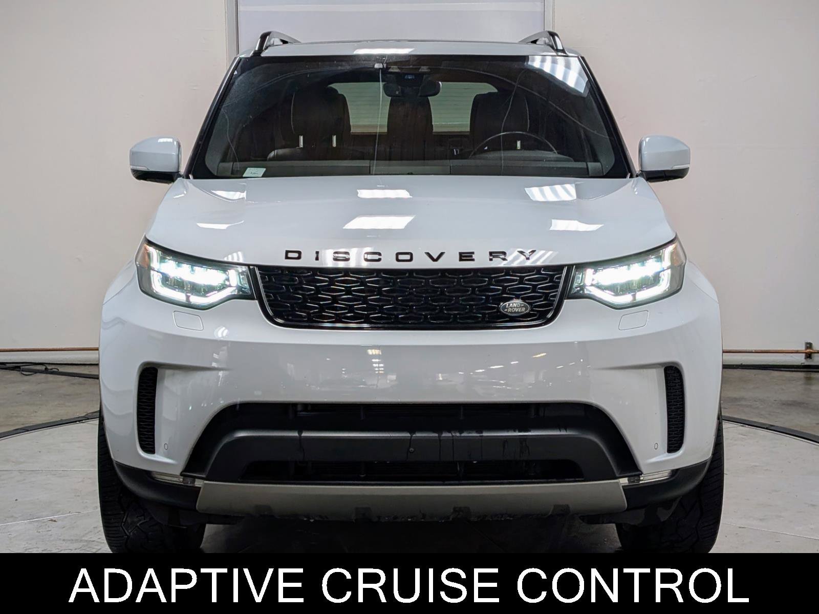 Used 2017 Land Rover Discovery HSE image 3