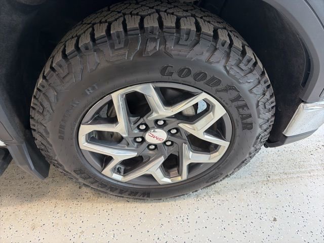 Used 2024 GMC Sierra 1500 SLT w/ SLT Premium Package image 12